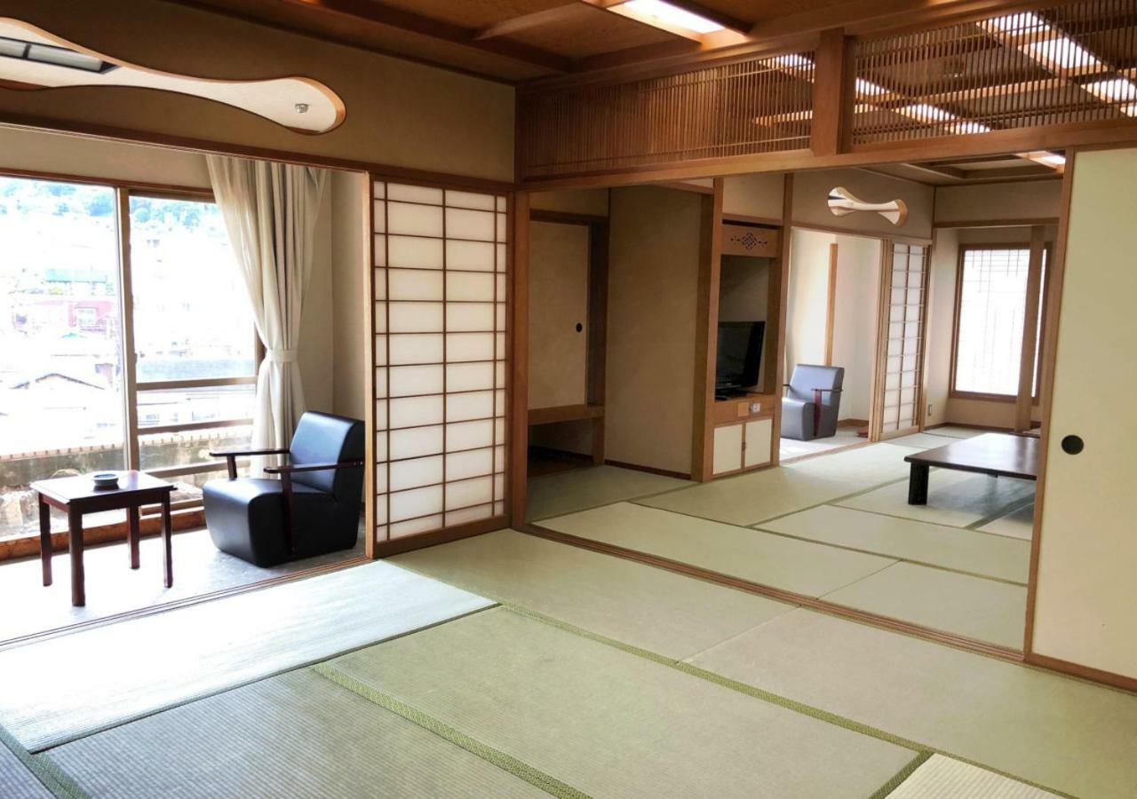 Atami Kinjokan Exteriör bild